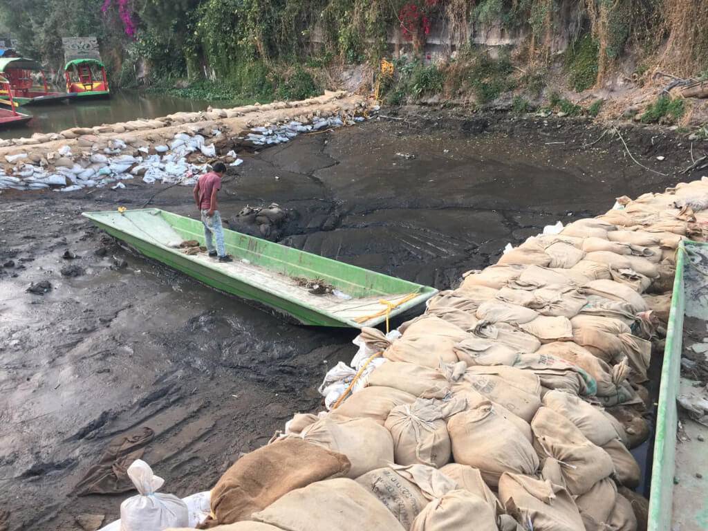 ¿Por qué los canales de Xochimilco se están quedando sin agua?