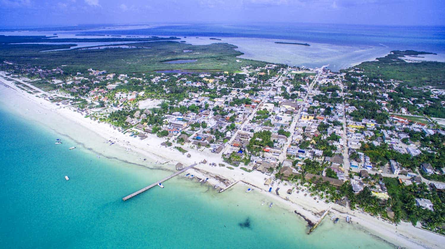 El turismo de masas pintado de verde en Holbox