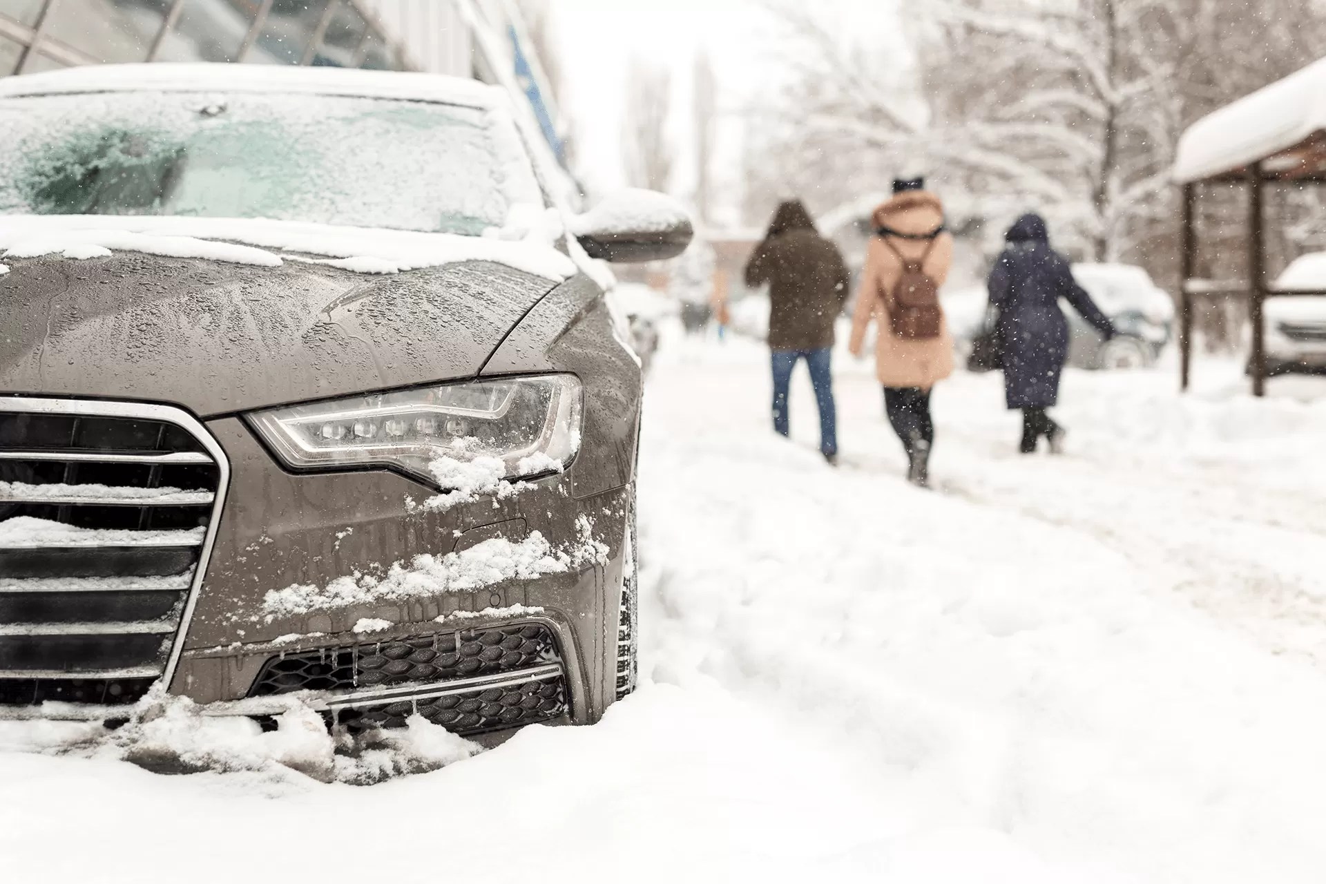 Navigating winter roads: your guide to safe driving in snow