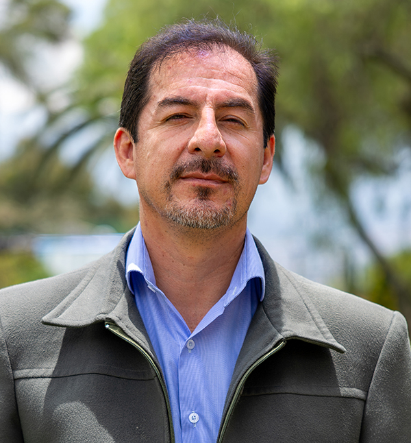 Geovanny Cisneros-1