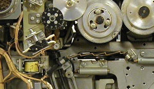 Edison Tech Center - Premium Dark Pattern Gallery - Retina