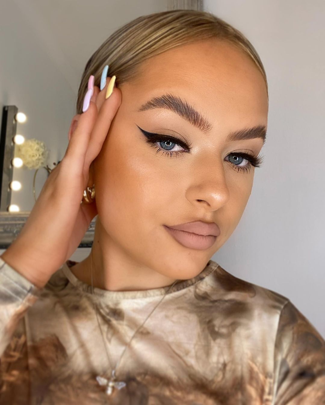 Simple makeup looks for weddings