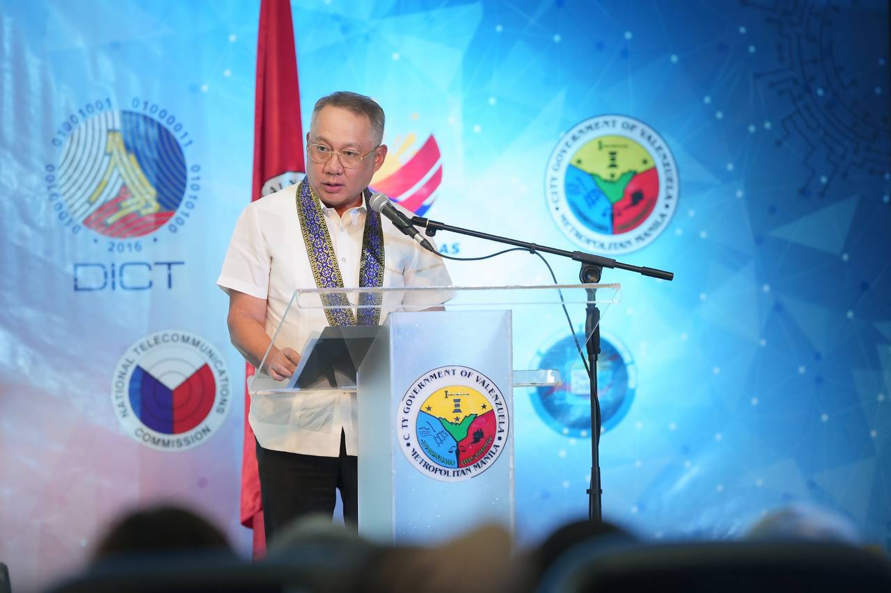 Globe connecting 'Silicon Valenzuela' with the World