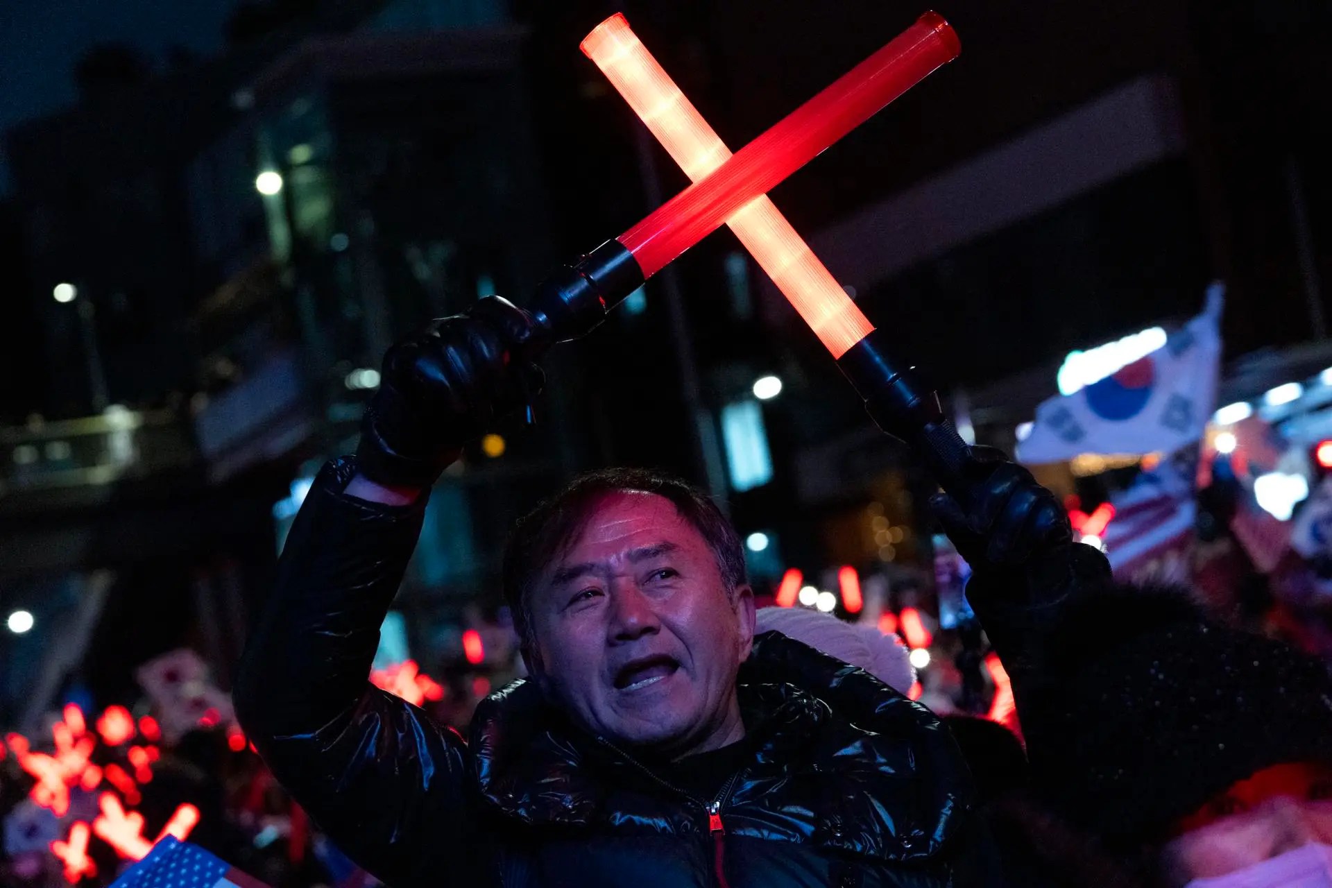 Supporters of South Korean President Yoon Suk Yeol take part in a rally near the presidential residence in Seoul, South Korea, 31 December 2024. EFE/EPA/JEON HEON-KYUN
