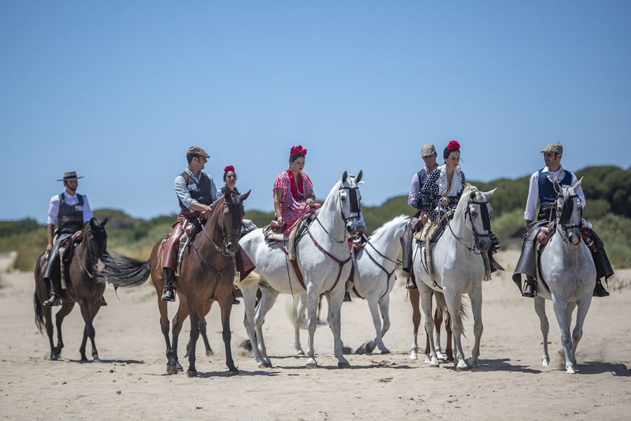 La reestrenada primavera, alivio para la romería del Rocío