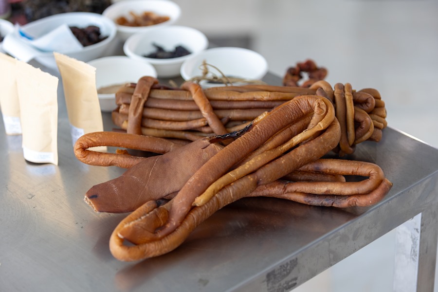 Vista de un alga elaborada por la chef chilena Lorna Muñoz junto con Angelita Erikessen y Tamara Singero