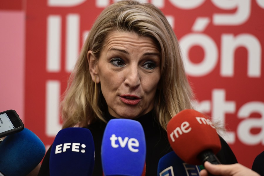 La vicepresidenta segunda del Gobierno y líder de Sumar, Yolanda Díaz atiende a los medios.