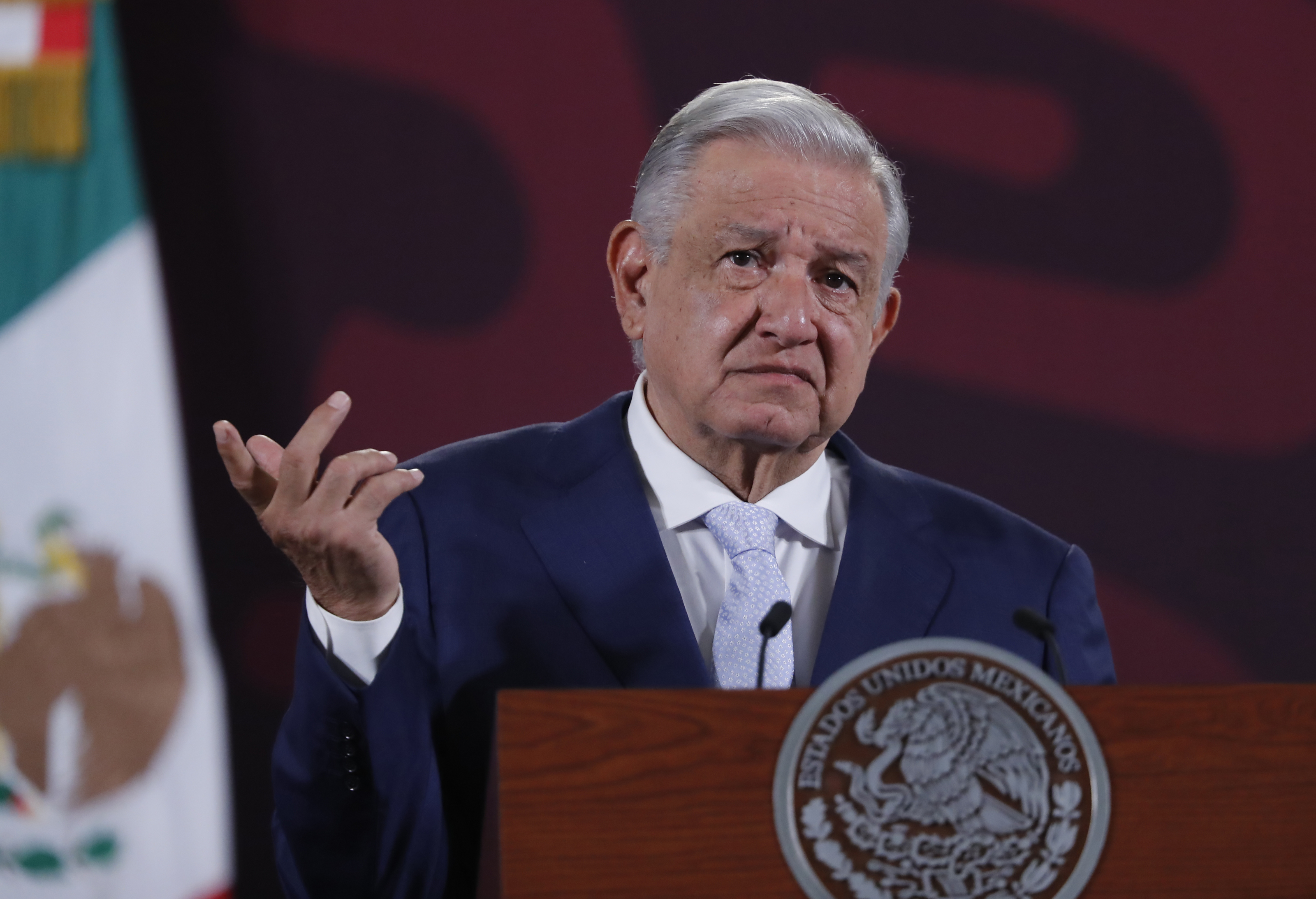 El presidente de México, Andrés Manuel López Obrador, habla durante una rueda de prensa este martes, en el Palacio Nacional en la Ciudad de México (México). EFE/ Mario Guzmán