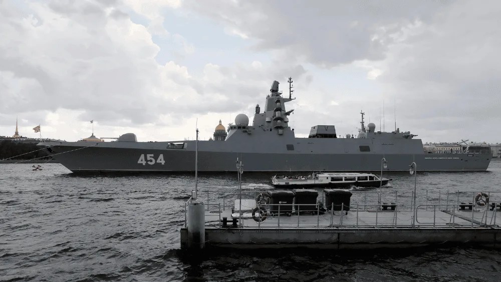 Fotografía de archivo de una fragata rusa Gorshkov en San Petersburgo (Rusia)