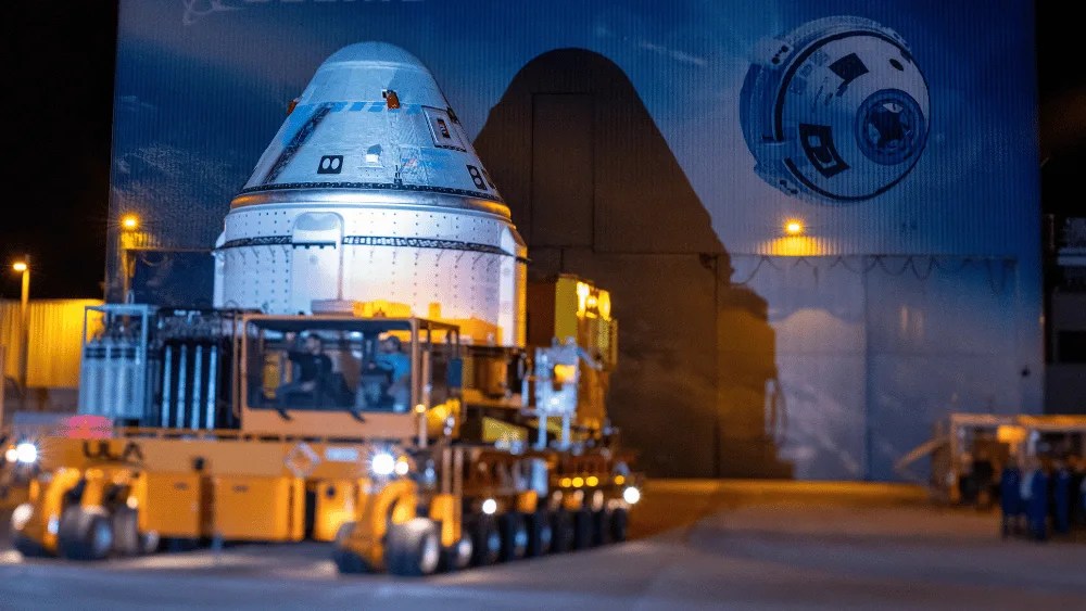 La nave espacial Boeing CST-100 Starliner en las instalaciones de producción de Boeing