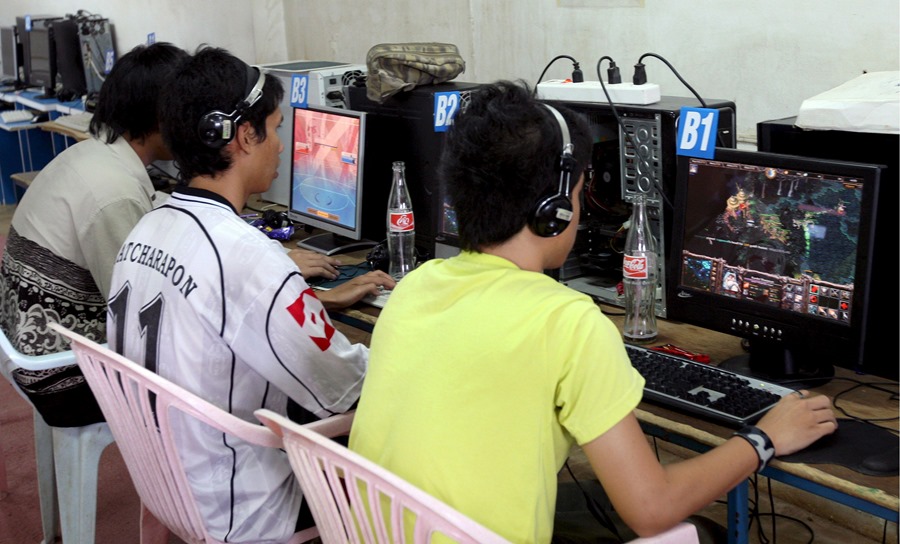MENORES INTERNET