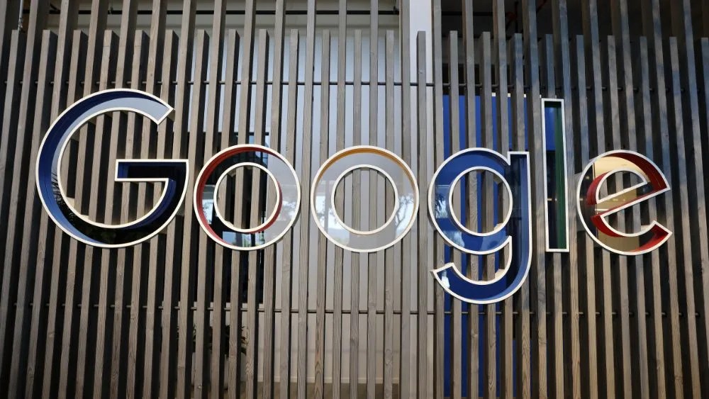 Fotografía de archivo del logo de Google en la sede de la empresa en Mountain View, California. EFE/John G. Mabanglo