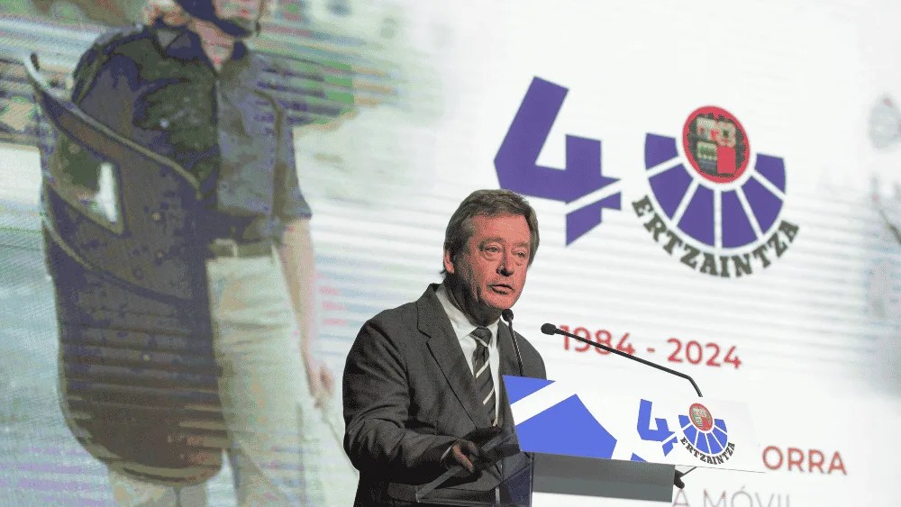 El consejero de Seguridad, Bingen Zupiria, durante el acto del 40 aniversario de la Unidad de Brigada Móvil de la Ertzaintza.