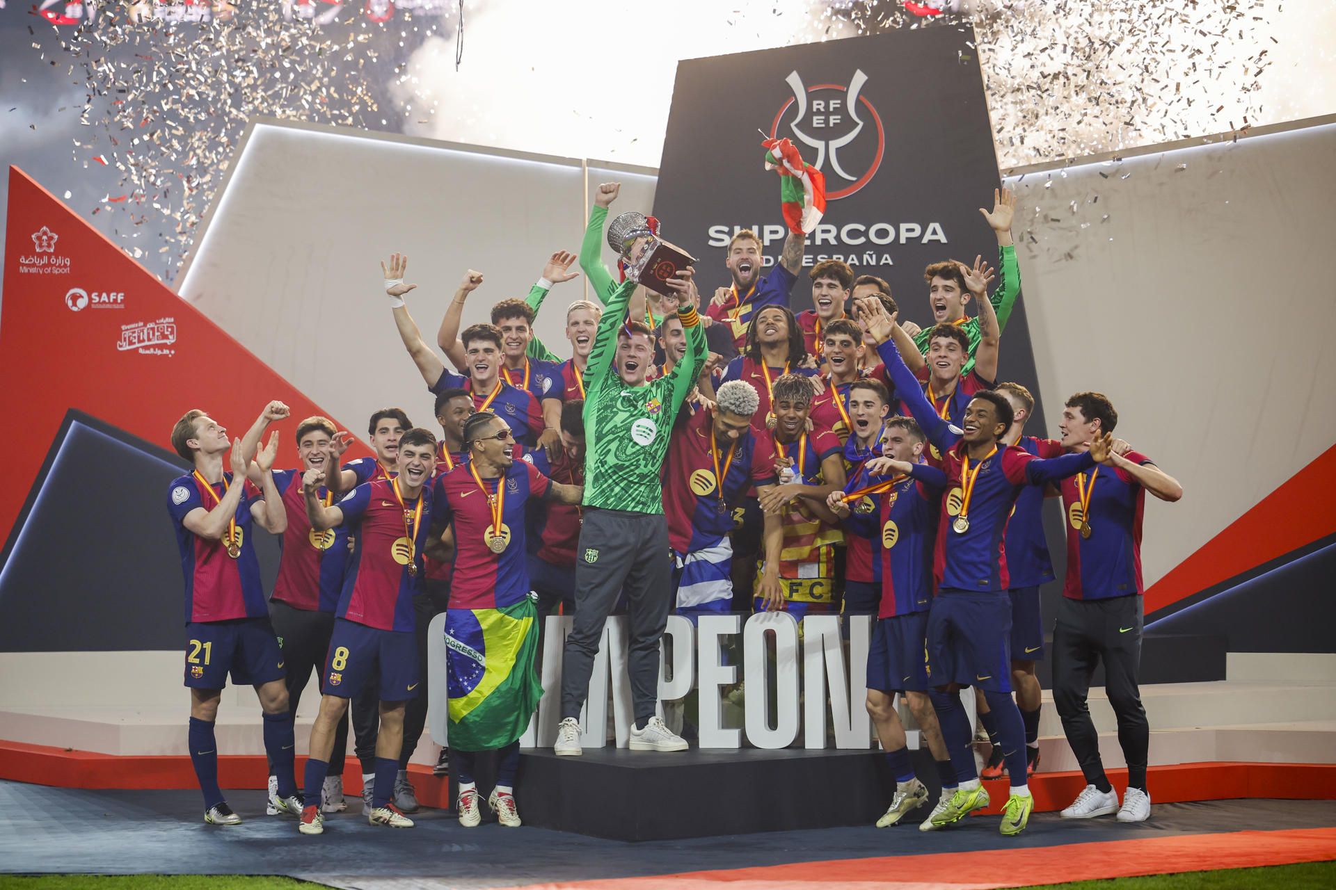 Barcelona win Supercopa after beating Real Madrid - EFE