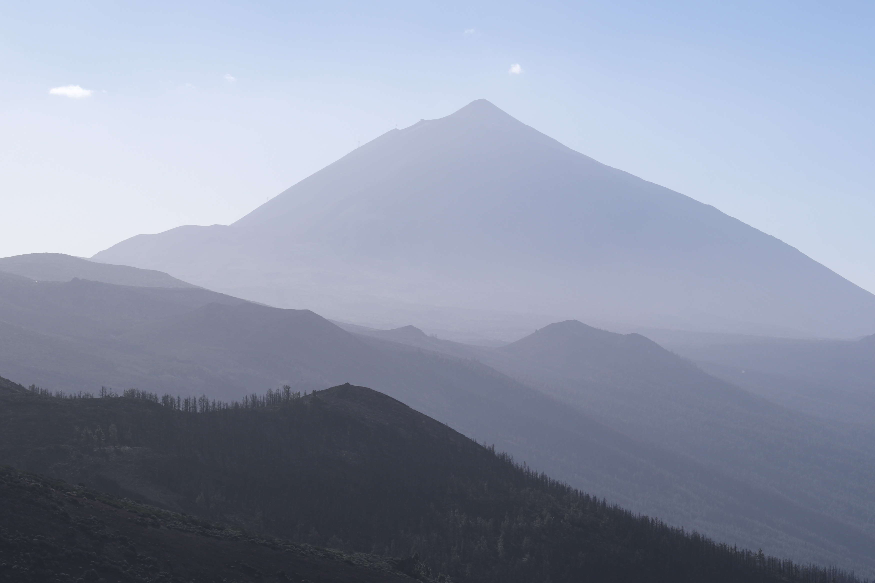 Foto de archivo del Teide, de La Orotava (Tenerife). EFE/Alberto Valdés