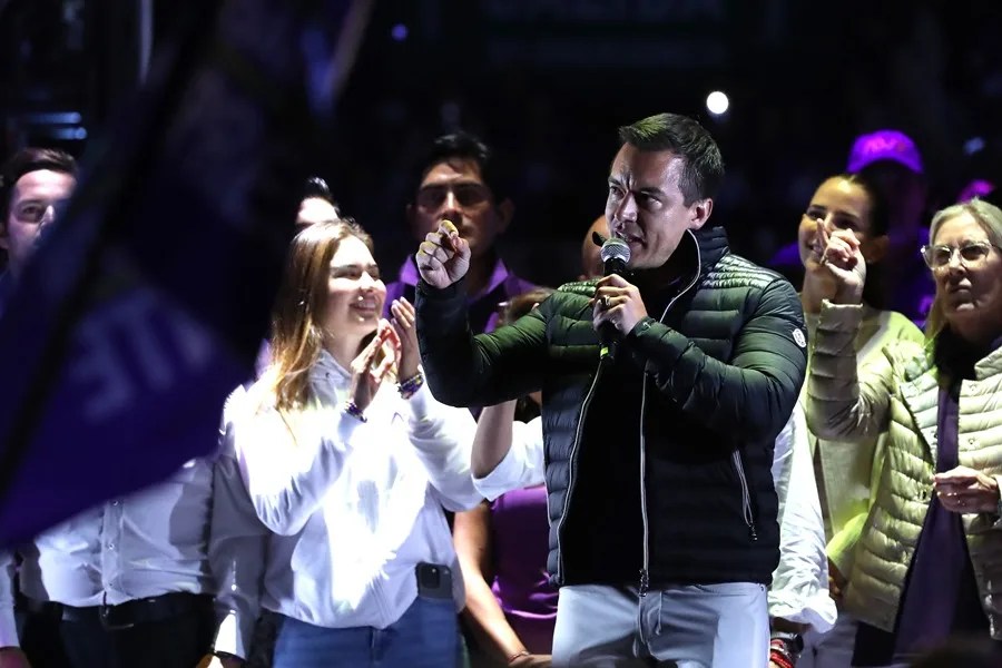 Fotografía de archivo del presidente y candidato a la presidencia de Ecuador, Daniel Noboa habla durante un evento en Quito (Ecuador). EFE/ Jose Jacome