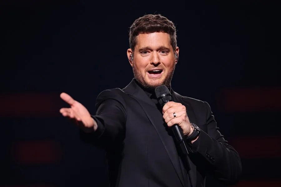 El cantante canadiense Michael Bublé, durante una presentación, en una fotografía de archivo. EFE/ Lukasz Gagulski