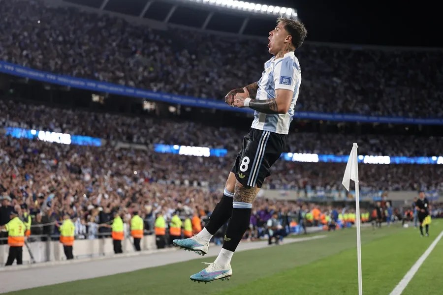 Argentina golea a Brasil y celebra su clasificación al Mundial