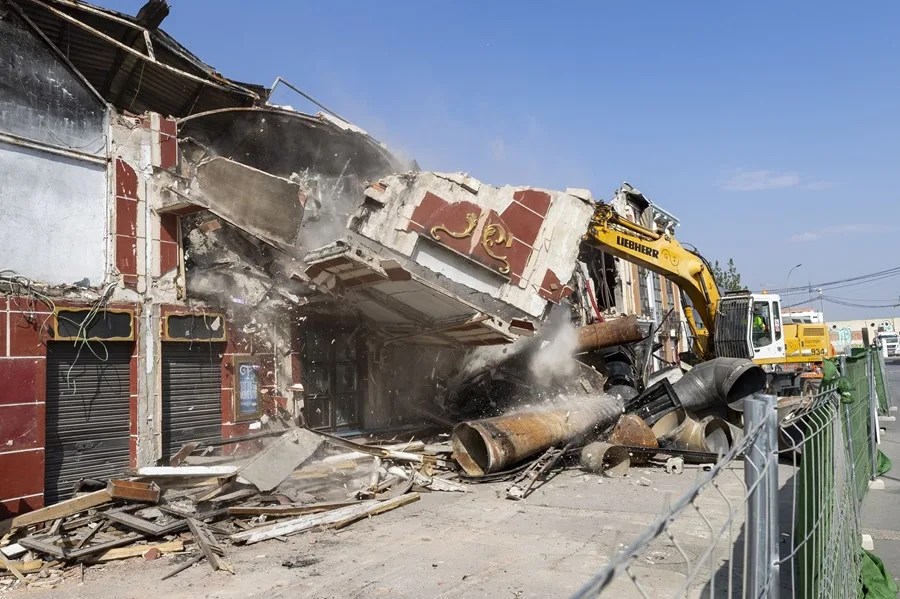 Derribos de las dos discotecas que se incendiaron en Murcia