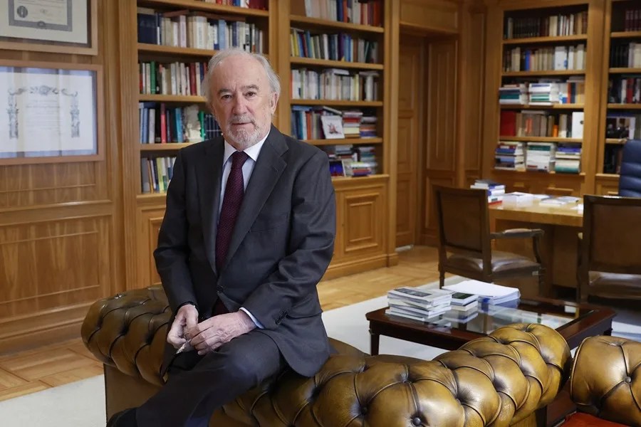 Santiago Muñoz Machado, director de la Real Academia Española (RAE), durante una entrevista con EFE