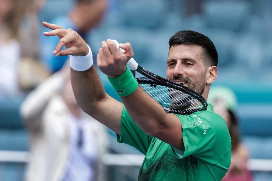 Djokovic tumba a Carabelli y ya es el jugador con más partidos ganados en Masters 1.000