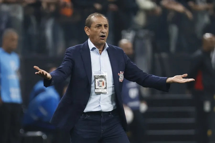 Corinthians despide al técnico argentino Ramón Díaz tres semanas después de ganar un título