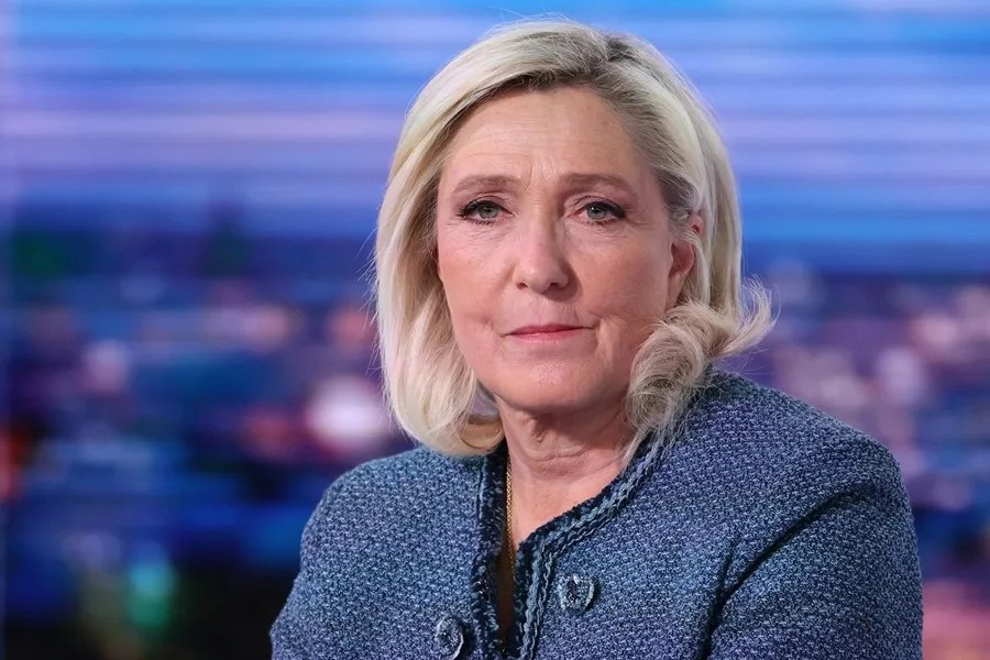 Le Pen acusa al sistema de "lanzar la bomba nuclear" contra ella