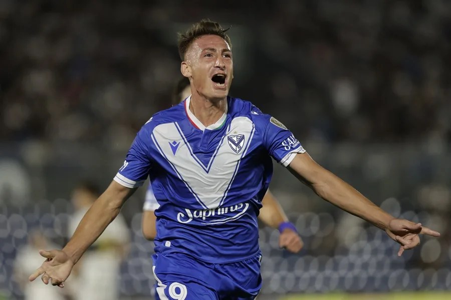 Vélez Sarsfield consolida su liderato y ahonda la crisis de Olimpia y Palermo