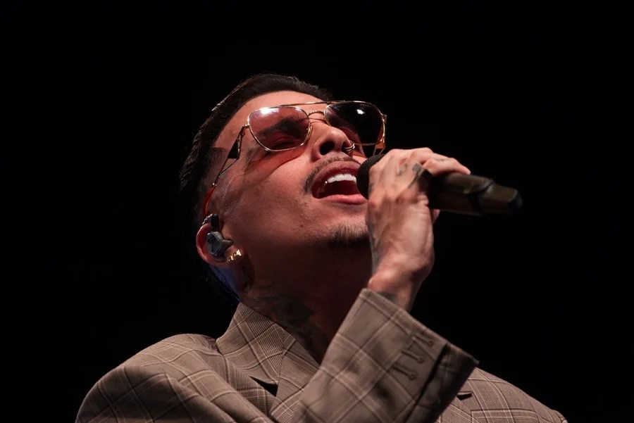 Rauw Alejandro, durante un concierto.