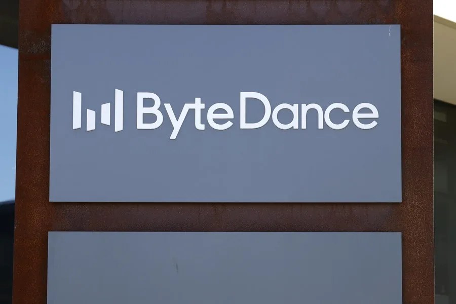 Letreros frente a la oficina de ByteDance