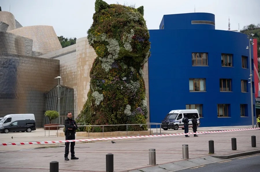 La Ertzaintza ha desalojado el Museo Guggenheim Bilbao
