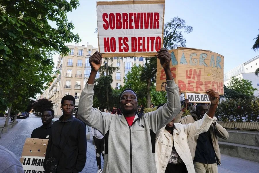 Integrantes de entidades sociales impulsoras de la iniciativa legislativa popular