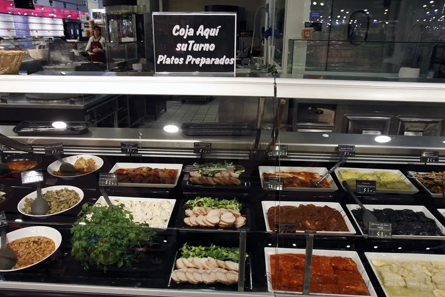 Sección de Platos Preparados del hipermercado