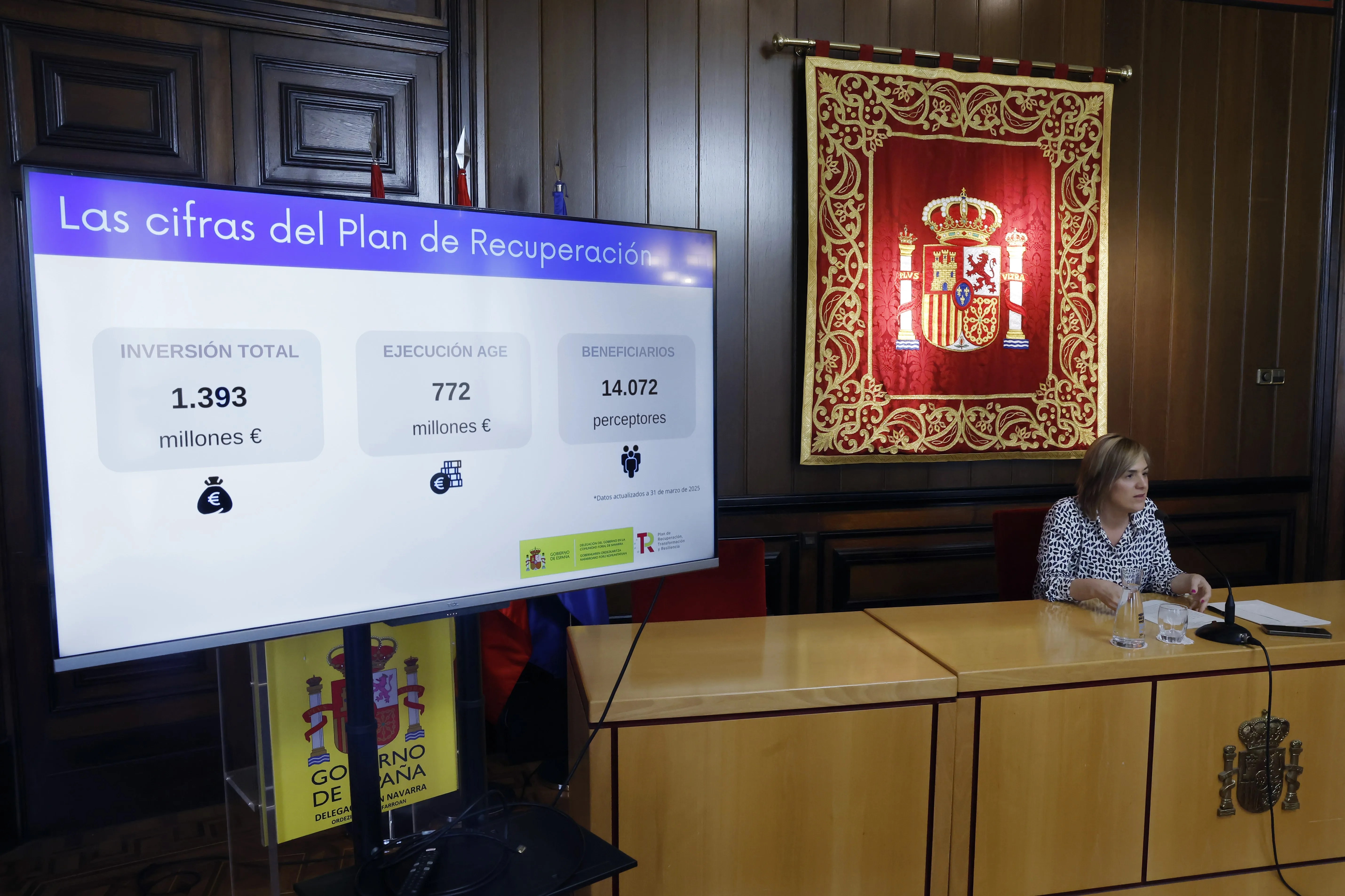 Imagen de la delegada del Gobierno en Navarra, Alicia Echeverría, exponiendo los datos de los Fondos europeos