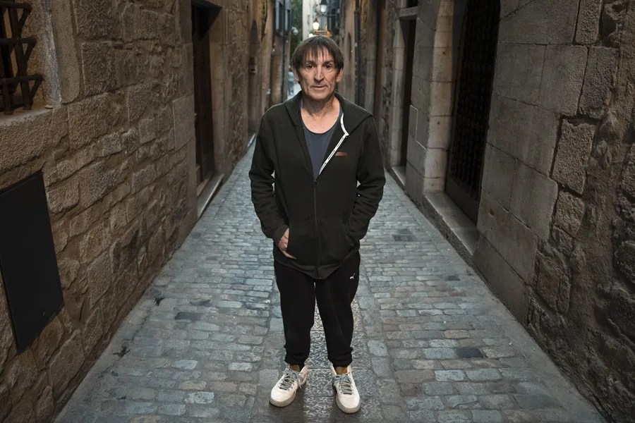 El músico Albert Pla ha ofrecido un doble concierto en la última edición del Strenes.