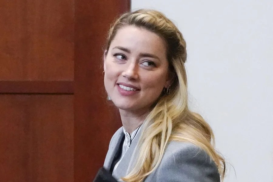 Fotografía de archivo de la actriz estadounidense Amber Heard, que en el día de la madre confirmó el nacimiento de sus mellizos. EFE/Steve Helber/Pool