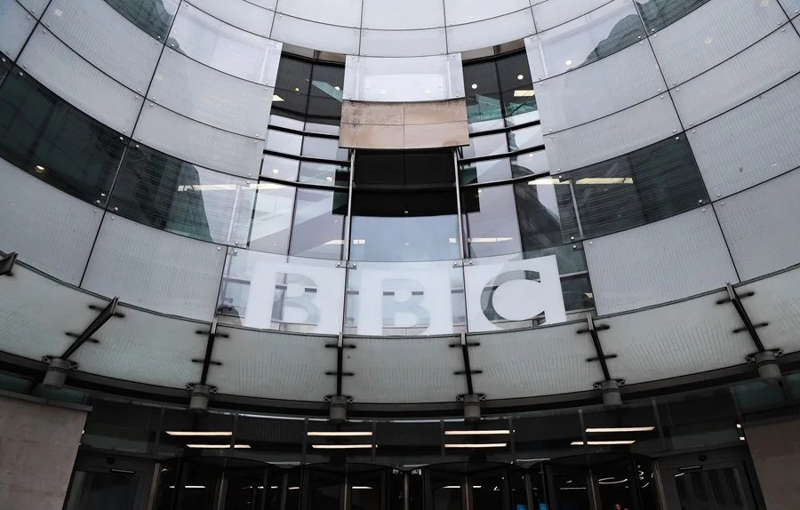 La BBC deberá indemnizar a Gerry Adams con 100.000 euros por difamación
