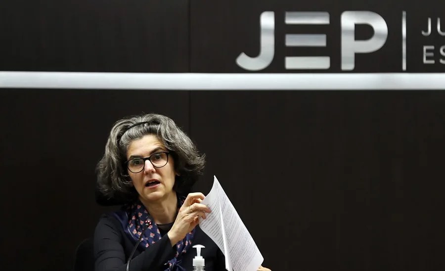 Fotografía de archivo de la magistrada de la Jurisdicción Especial para la Paz (JEP) de Colombia Julieta Lemaitre, quien comunicó la imputación de cinco antiguos mandos de las FARC. EFE/Mauricio Dueñas Castañeda