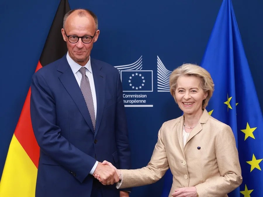 Merz visita Bruselas en el Día de Europa