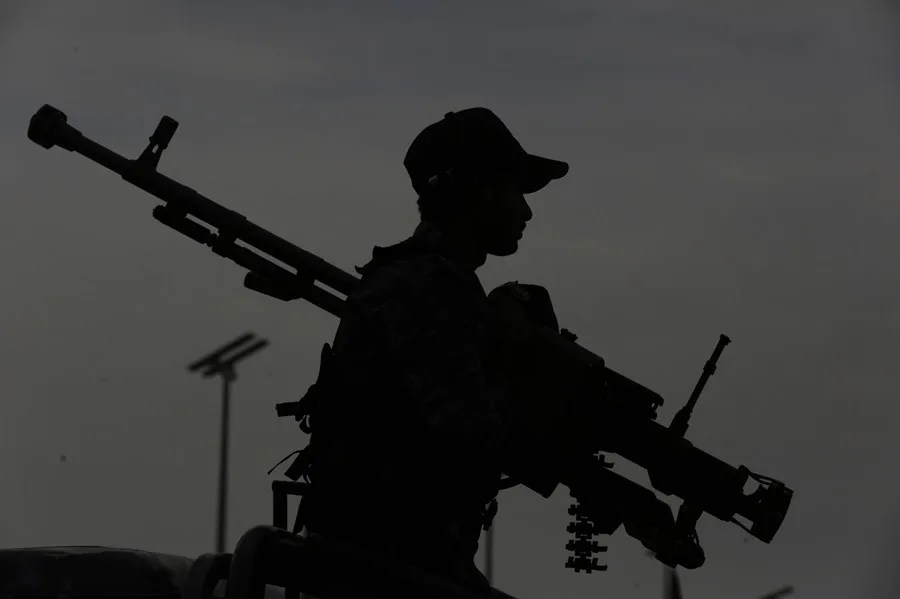 Vista de un soldado hutí de Yemen, en una fotografía de archivo. EFE/Yahya Arhab