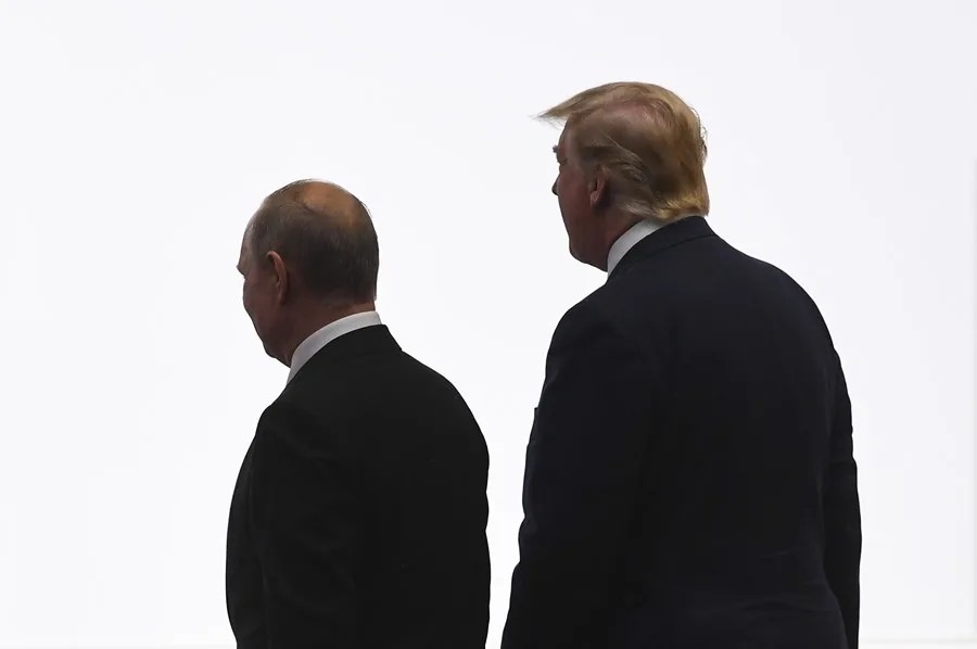 Trump llamará el lunes a Putin y a Zelenski para negociar el fin de la guerra