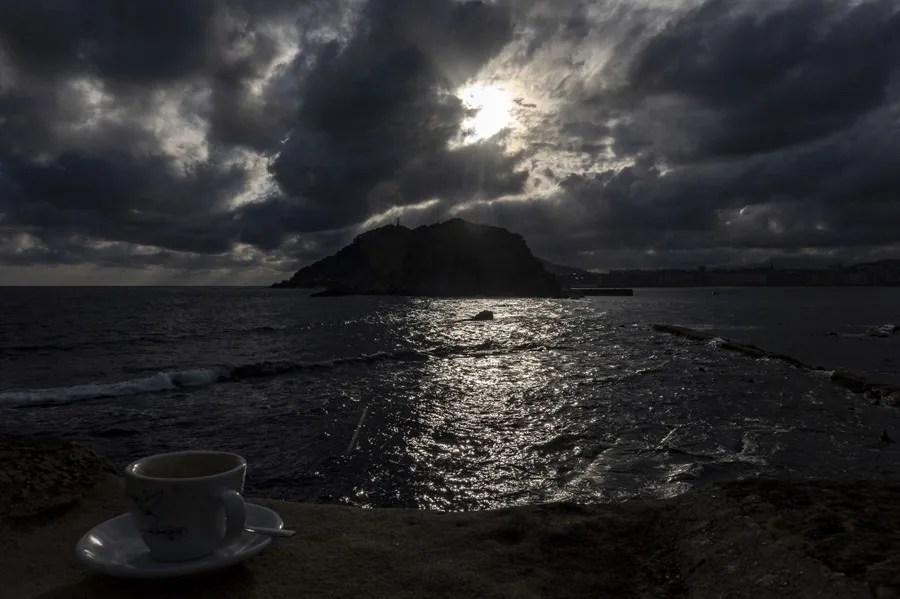 Vista del cielo a primera hora de este jueves en San Sebastián.