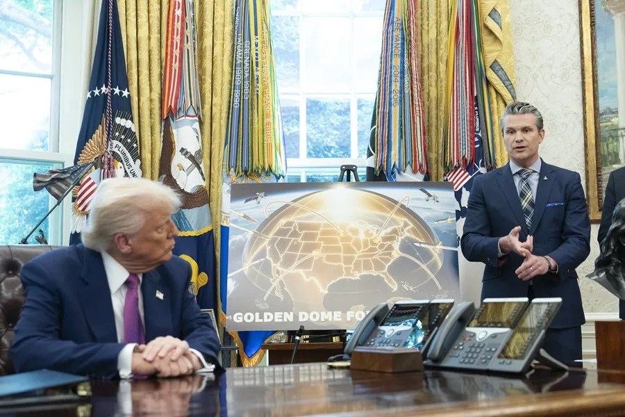 anuncio del presidente estadounidense Donald J. Trump (izq.) sobre el avance del escudo antimisiles