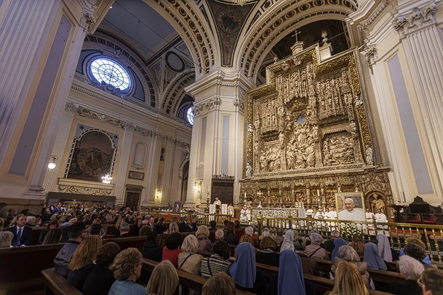 ESPAÑOLES CATOLICOS