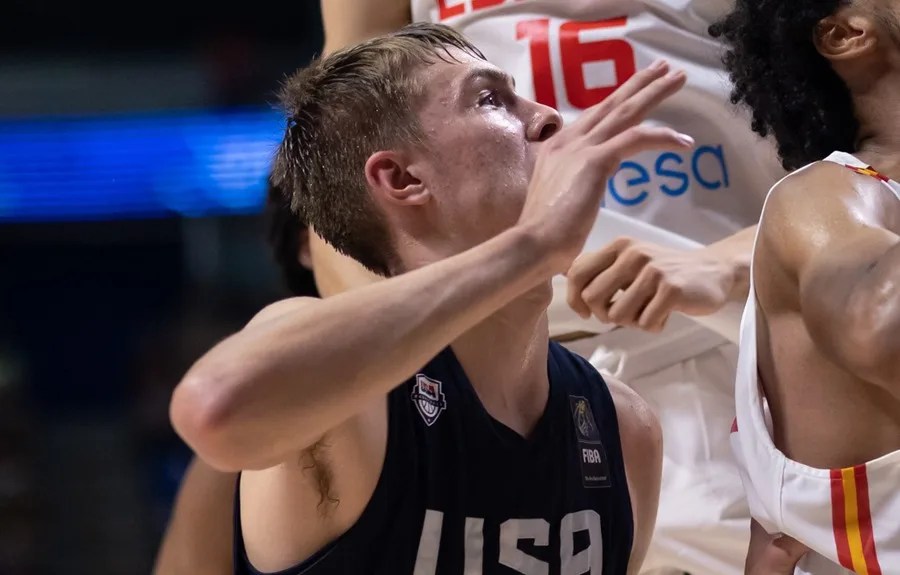 Cooper Flagg espera destino en la lotería del draft NBA