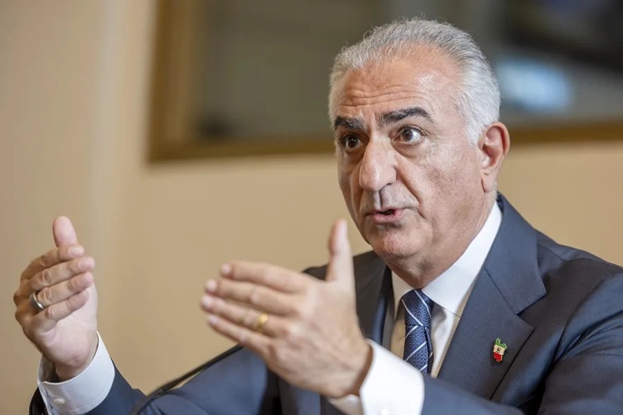 El hijo del sha llama a un "levantamiento" en Irán y dice que tiene un plan de gobierno