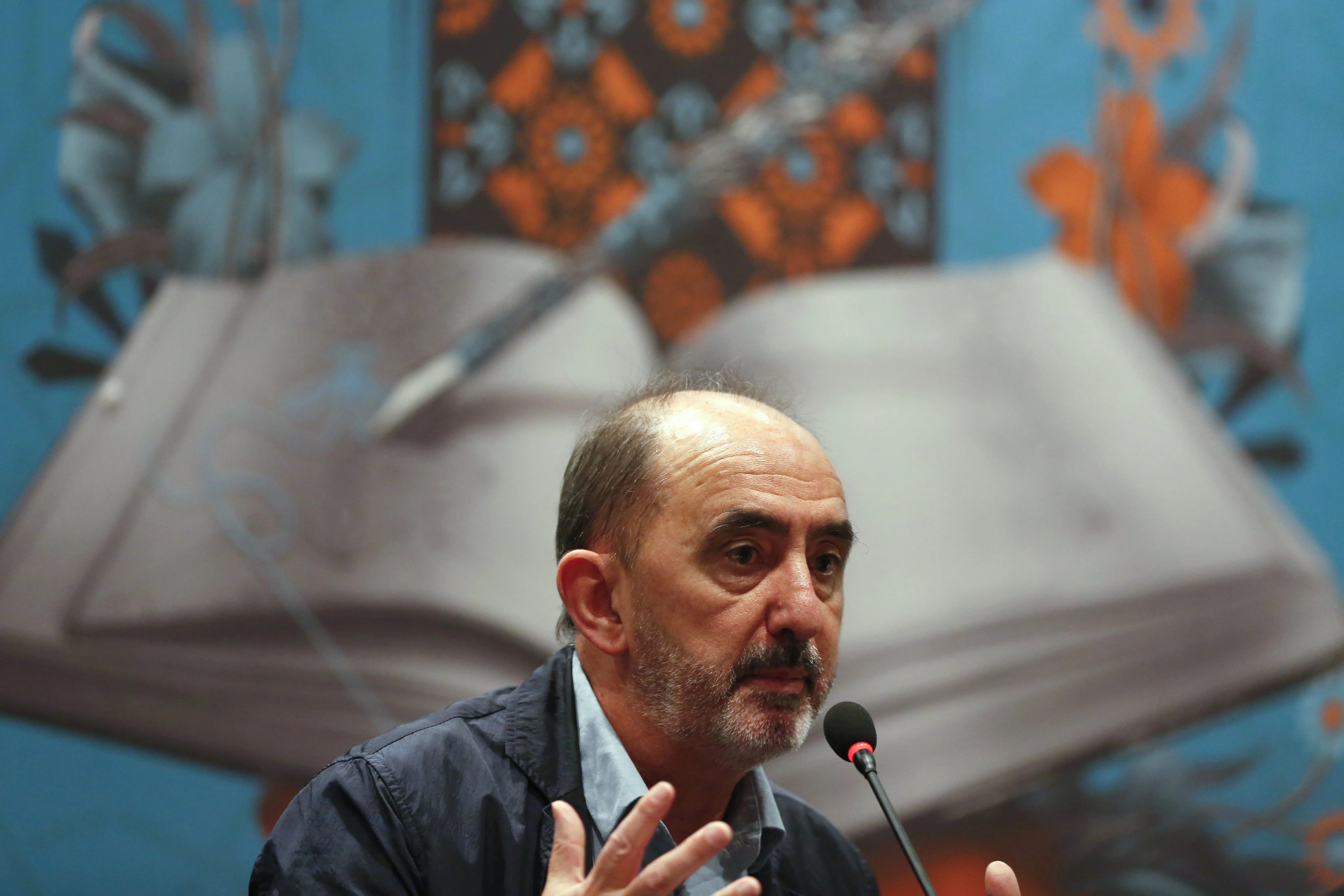 El filósofo y ensayista español Daniel Innerarity habla en la mesa de diálogo "Encuentro Internacional de Gobierno y Sociedad Civil", en una imagen de archivo.