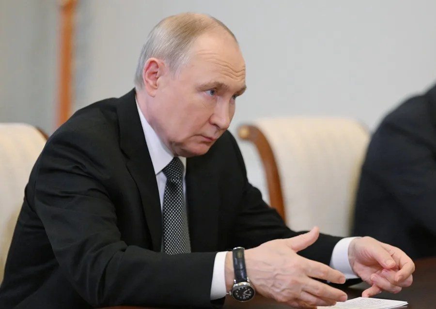 Putin tacha de "tontería" los supuestos planes de Rusia de atacar a un país de la OTAN