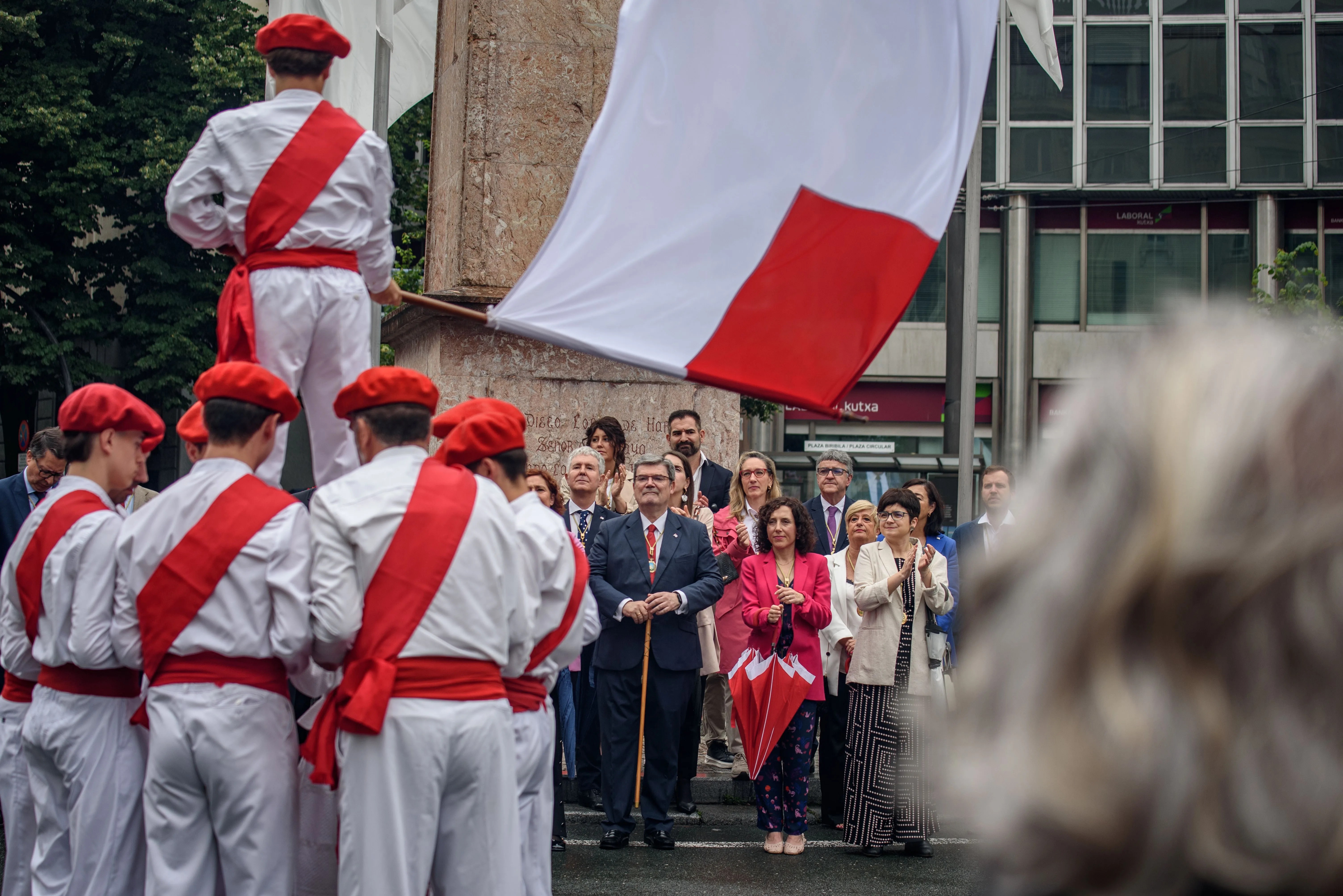 El alcalde Bilbao, Juan María Aburto, preside los actos conmemorativos del 725 aniversario de la fundación de la Villa. EFE/Javier Zorrilla