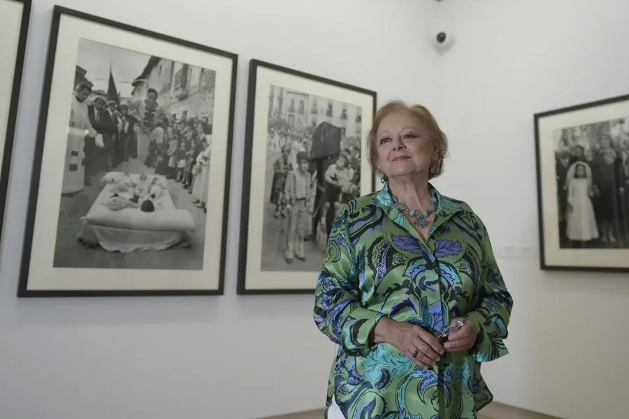 La fotógrafa Cristina García Rodero ha presentado este viernes en Palma uno de sus trabajos más emblemáticos, 'España culta'.